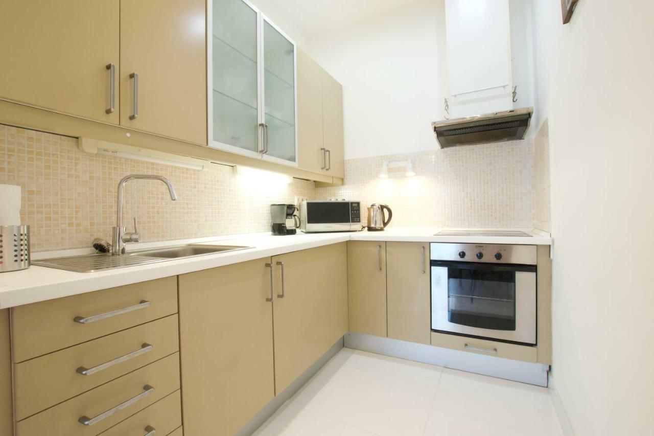 Standard Apartment By Hi5 - Madach Imre 1 布达佩斯 外观 照片