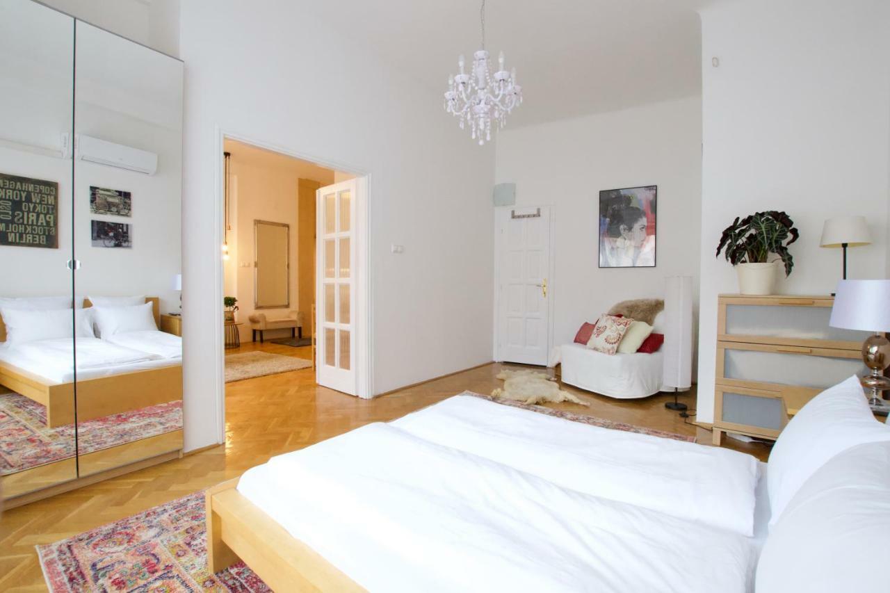 Standard Apartment By Hi5 - Madach Imre 1 布达佩斯 外观 照片