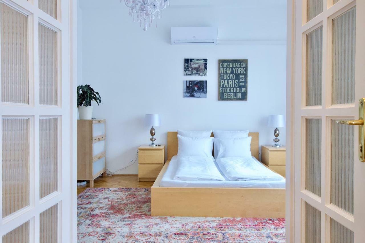 Standard Apartment By Hi5 - Madach Imre 1 布达佩斯 外观 照片